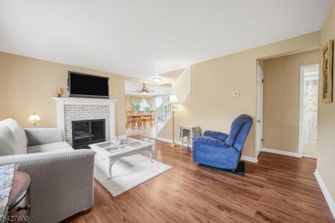 18 Cabot Lane Kinnelon NJ 07405