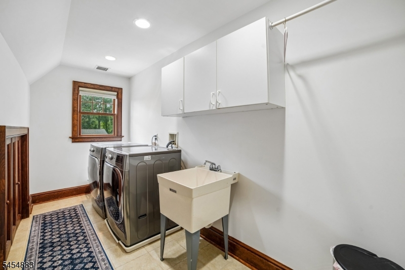 30 Groah Road East Hanover NJ 07936