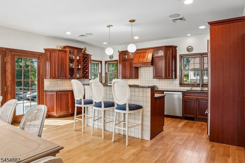 30 Groah Road East Hanover NJ 07936