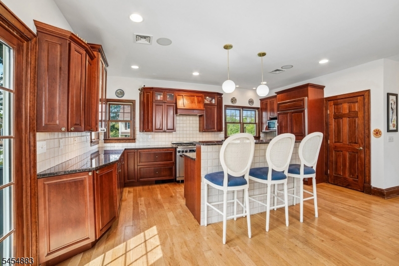 30 Groah Road East Hanover NJ 07936
