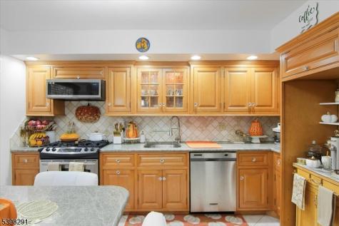 14 Dorothea Terrace Belleville NJ 07109
