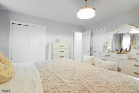 14 Dorothea Terrace Belleville NJ 07109