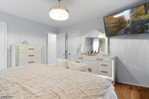 14 Dorothea Terrace Belleville NJ 07109