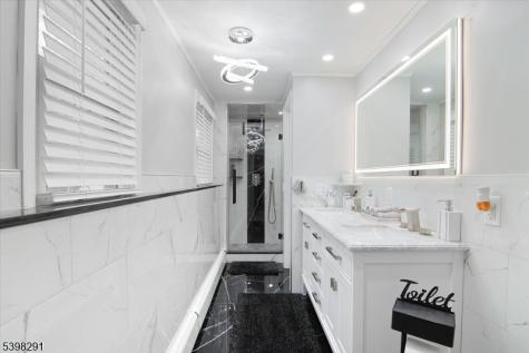 14 Dorothea Terrace Belleville NJ 07109