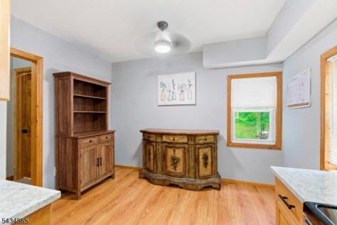 158 Glenside Trail Byram NJ 07871
