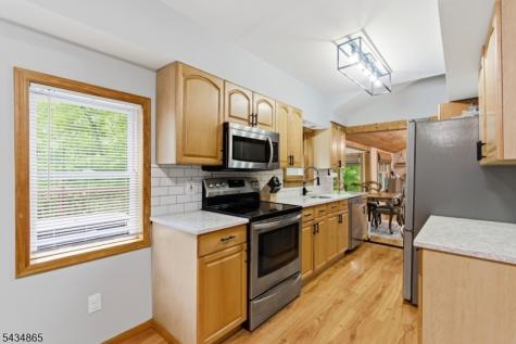 158 Glenside Trail Byram NJ 07871