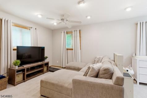 158 Glenside Trail Byram NJ 07871