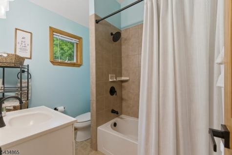 158 Glenside Trail Byram NJ 07871