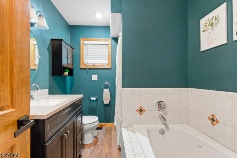 158 Glenside Trail Byram NJ 07871