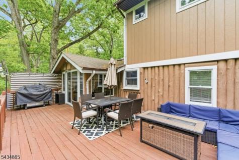158 Glenside Trail Byram NJ 07871