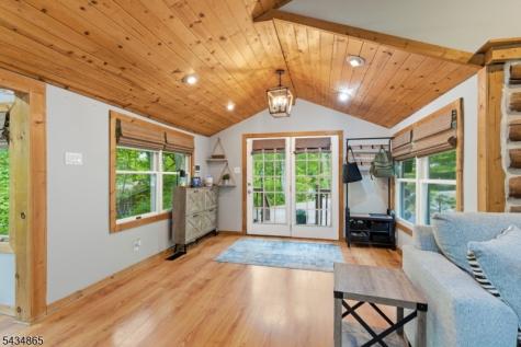 158 Glenside Trail Byram NJ 07871