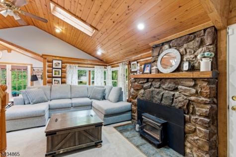 158 Glenside Trail Byram NJ 07871