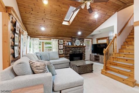 158 Glenside Trail Byram NJ 07871