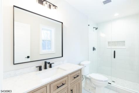 7 Altamont Road Edison NJ 08817