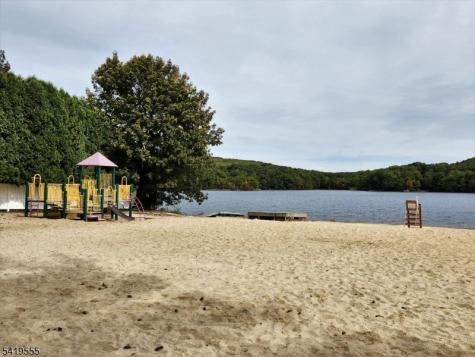 23 Ridge Trail Kinnelon NJ 07405