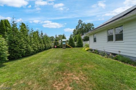 54 N 15th Avenue Manville NJ 08835