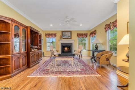 43 Falcon Way Washington NJ 07882