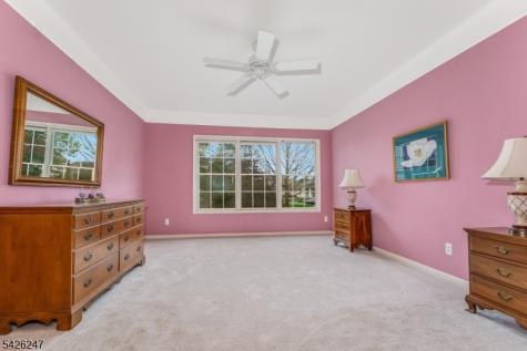 43 Falcon Way Washington NJ 07882