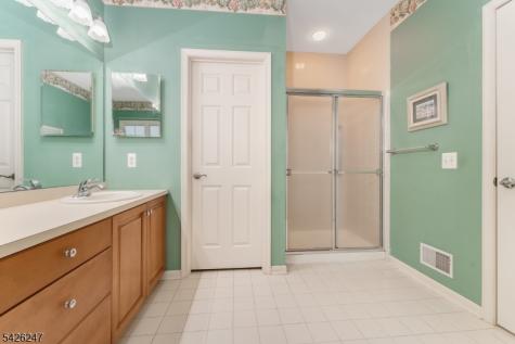 43 Falcon Way Washington NJ 07882