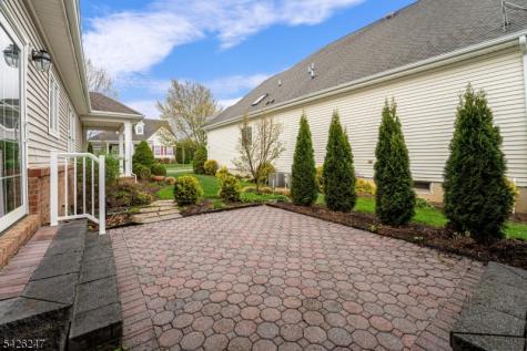 43 Falcon Way Washington NJ 07882