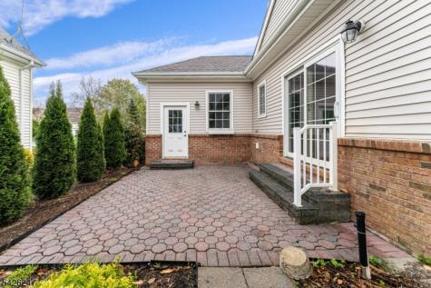 43 Falcon Way Washington NJ 07882