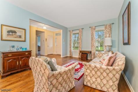 43 Falcon Way Washington NJ 07882