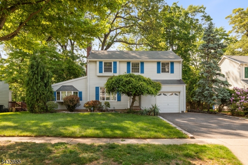 557 Monroe Court River Edge NJ 07661