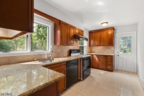 557 Monroe Court River Edge NJ 07661