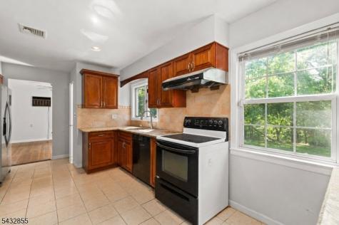 557 Monroe Court River Edge NJ 07661