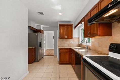 557 Monroe Court River Edge NJ 07661