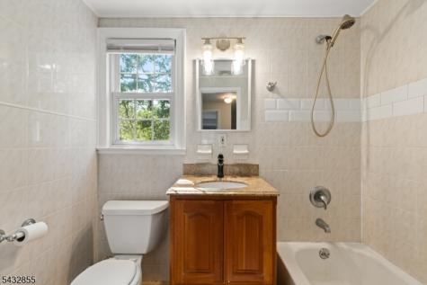 557 Monroe Court River Edge NJ 07661