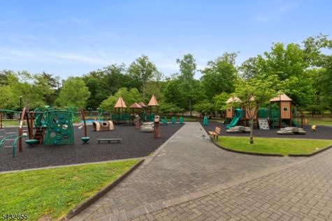 557 Monroe Court River Edge NJ 07661