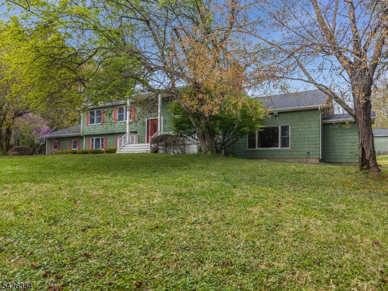 46 Sutton Road Tewksbury NJ 08833