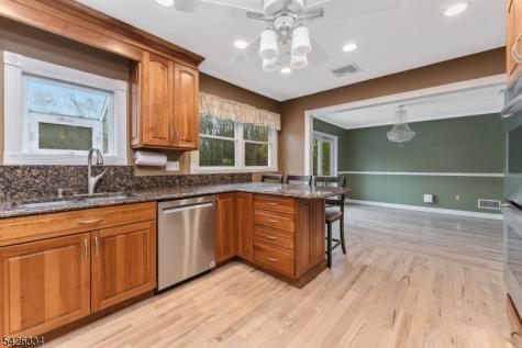 46 Sutton Road Tewksbury NJ 08833