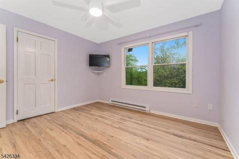 46 Sutton Road Tewksbury NJ 08833