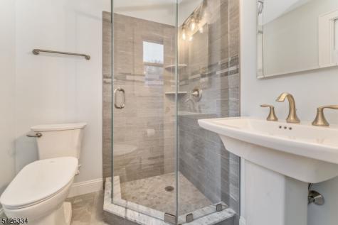 46 Sutton Road Tewksbury NJ 08833