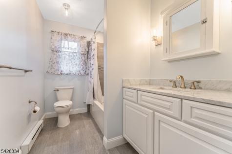 46 Sutton Road Tewksbury NJ 08833