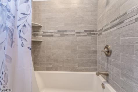 46 Sutton Road Tewksbury NJ 08833