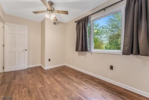 46 Sutton Road Tewksbury NJ 08833