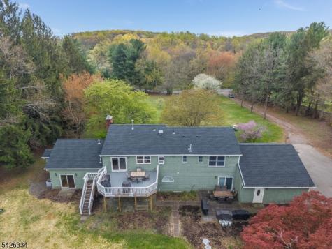 46 Sutton Road Tewksbury NJ 08833