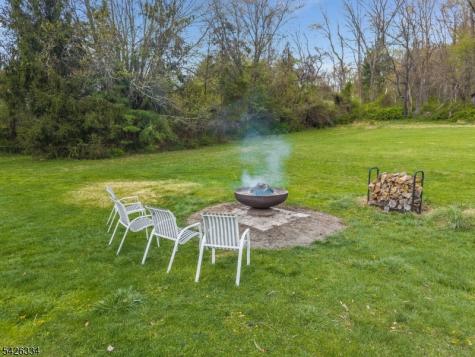 46 Sutton Road Tewksbury NJ 08833