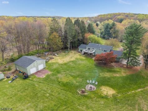 46 Sutton Road Tewksbury NJ 08833