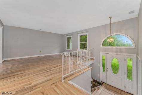 46 Sutton Road Tewksbury NJ 08833