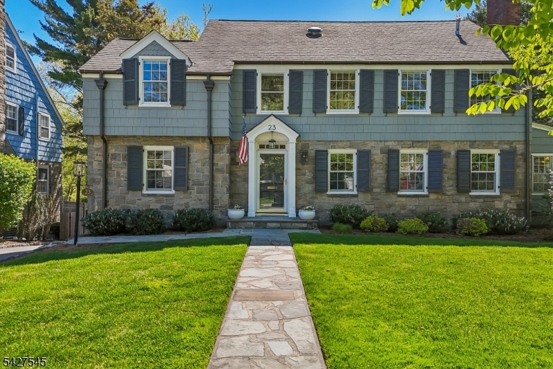 23 Greenview Way Montclair NJ 07043