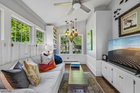 23 Greenview Way Montclair NJ 07043