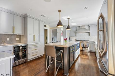 23 Greenview Way Montclair NJ 07043