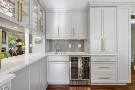 23 Greenview Way Montclair NJ 07043