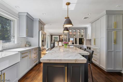 23 Greenview Way Montclair NJ 07043