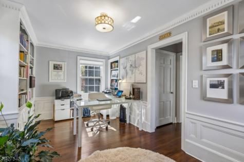 23 Greenview Way Montclair NJ 07043
