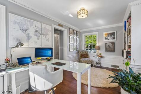 23 Greenview Way Montclair NJ 07043